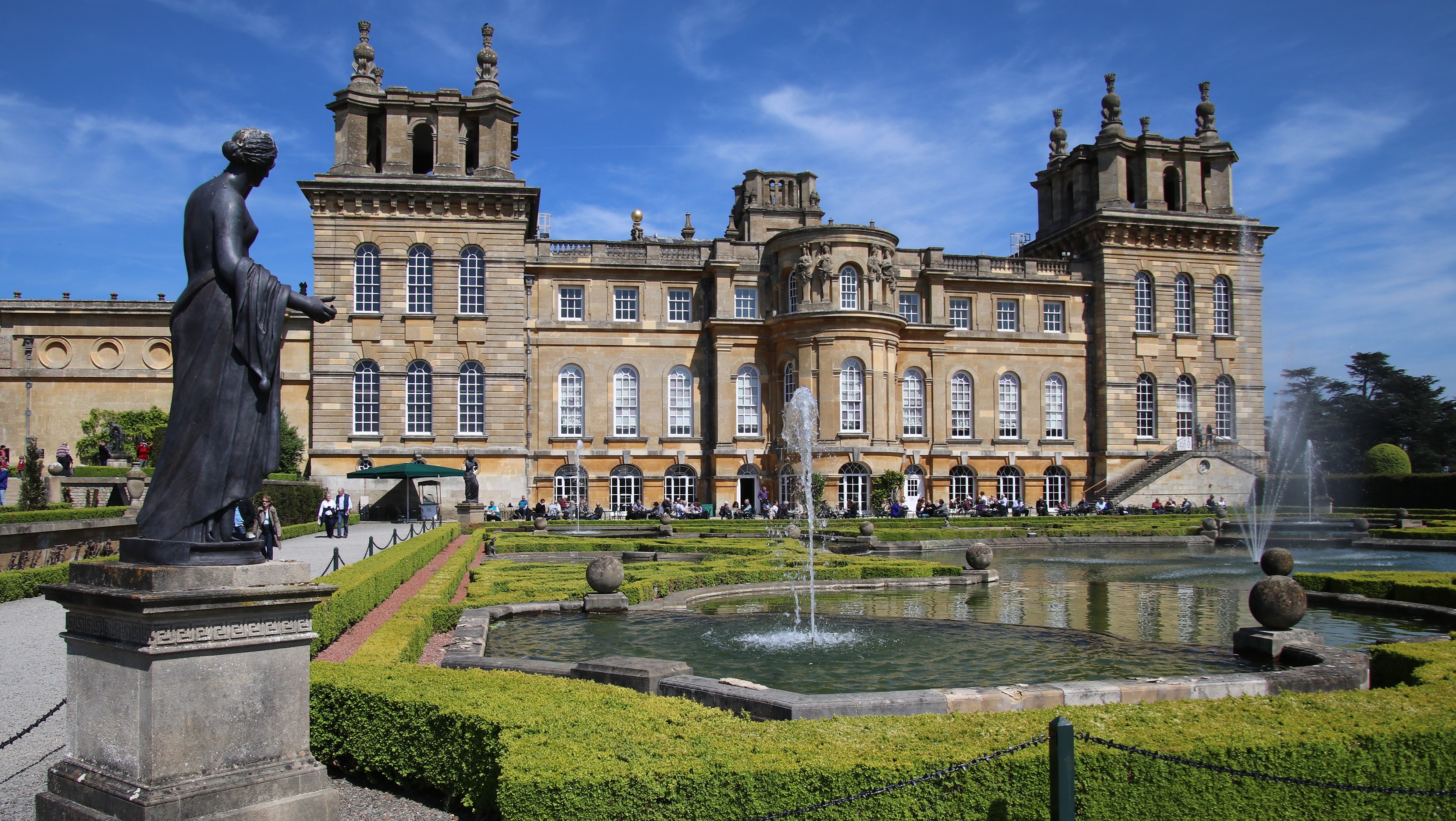 BLENHEIM SARAYININ GÖZLERİ 