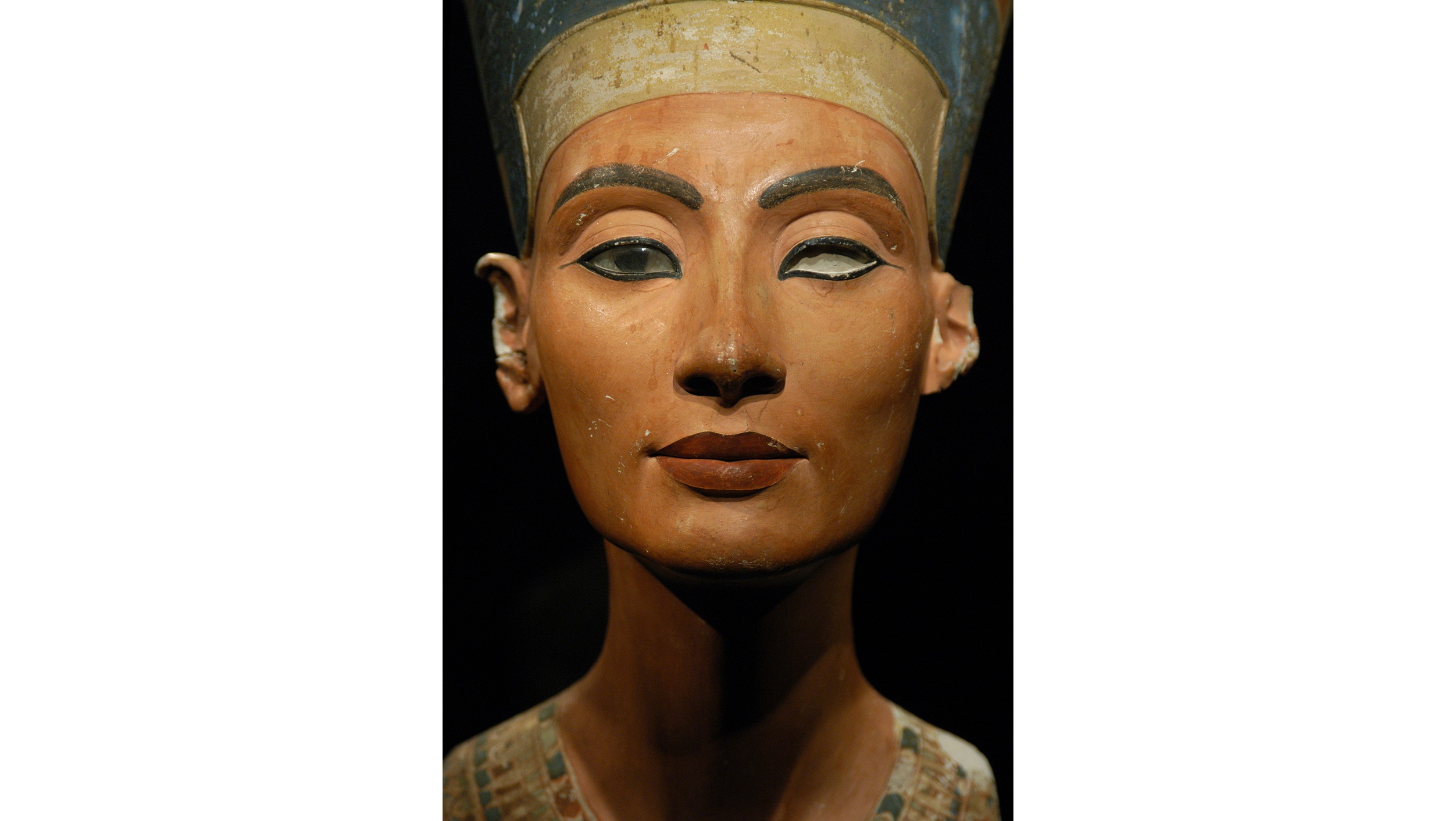 NEFERTİTİ BÜSTÜNÜN KAYIP GÖZÜ