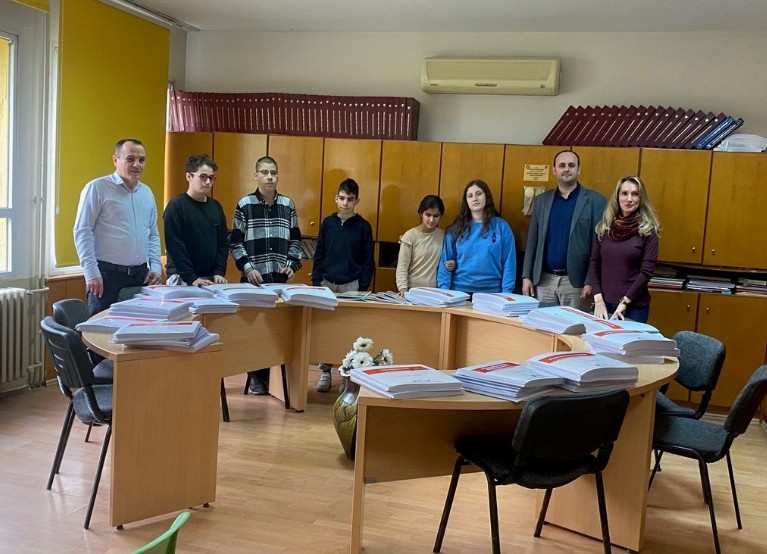 “ÇOCUKLAR KİTAPLARLA BULUŞSUN DİYE” BEŞİNCİ YILINDA…