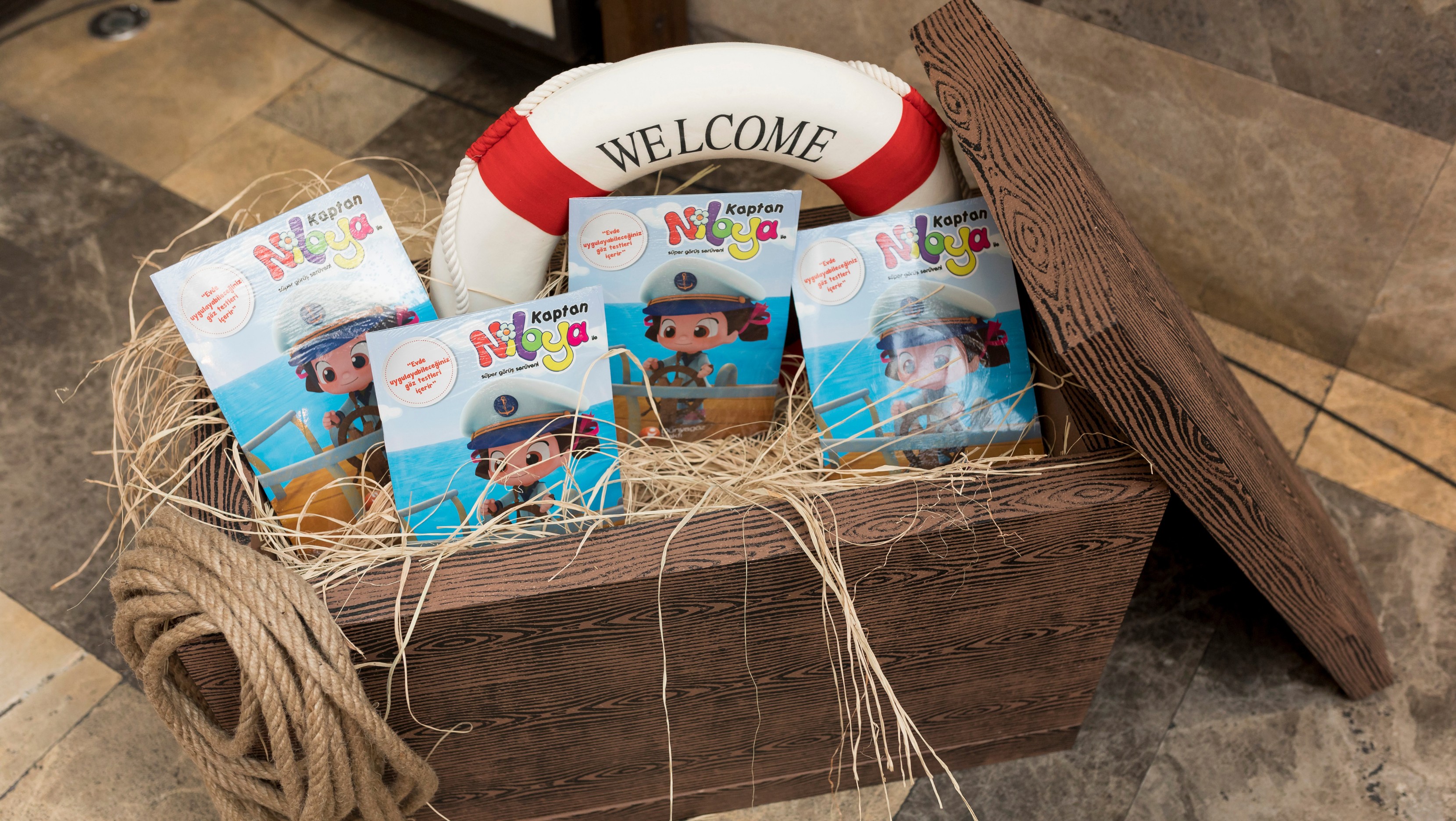 Kaptan Niloya Devlet Okullarında